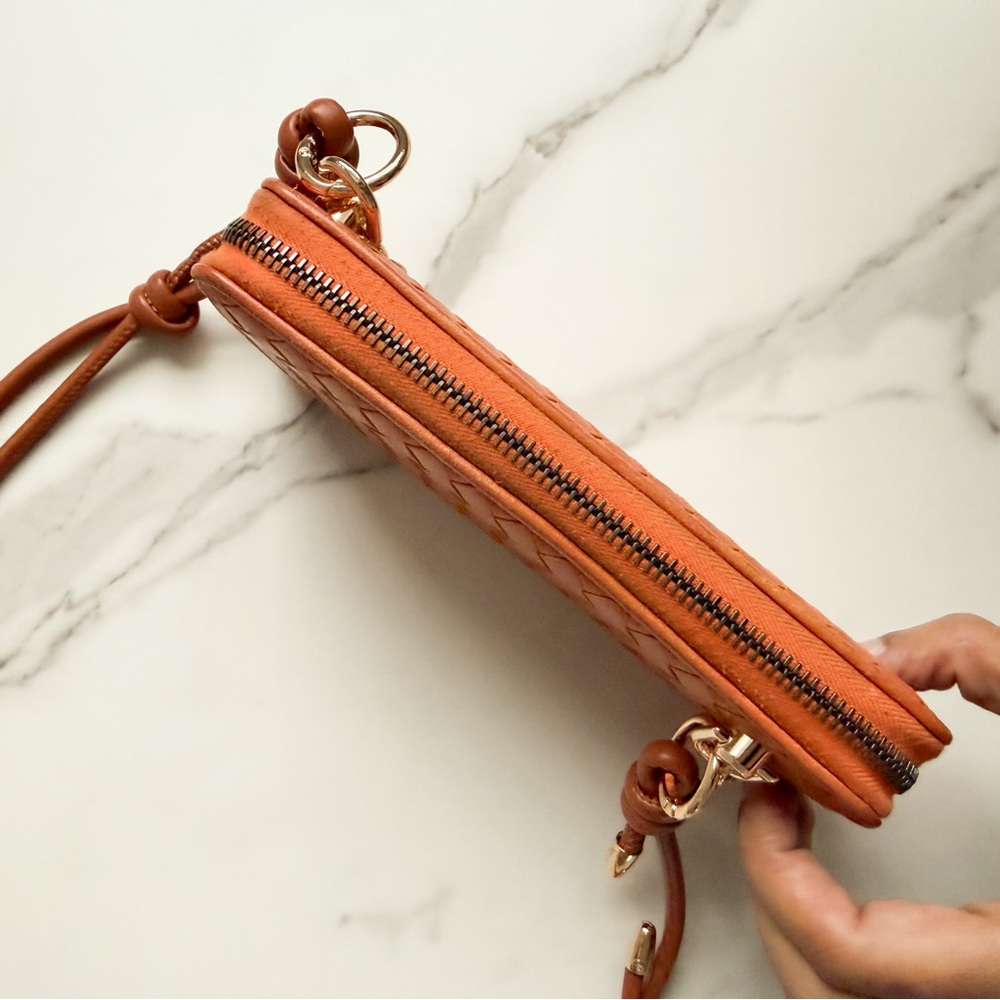 Authentic BOTTEGA VENATA zipper wallet on chain - Picture 4 of 13
